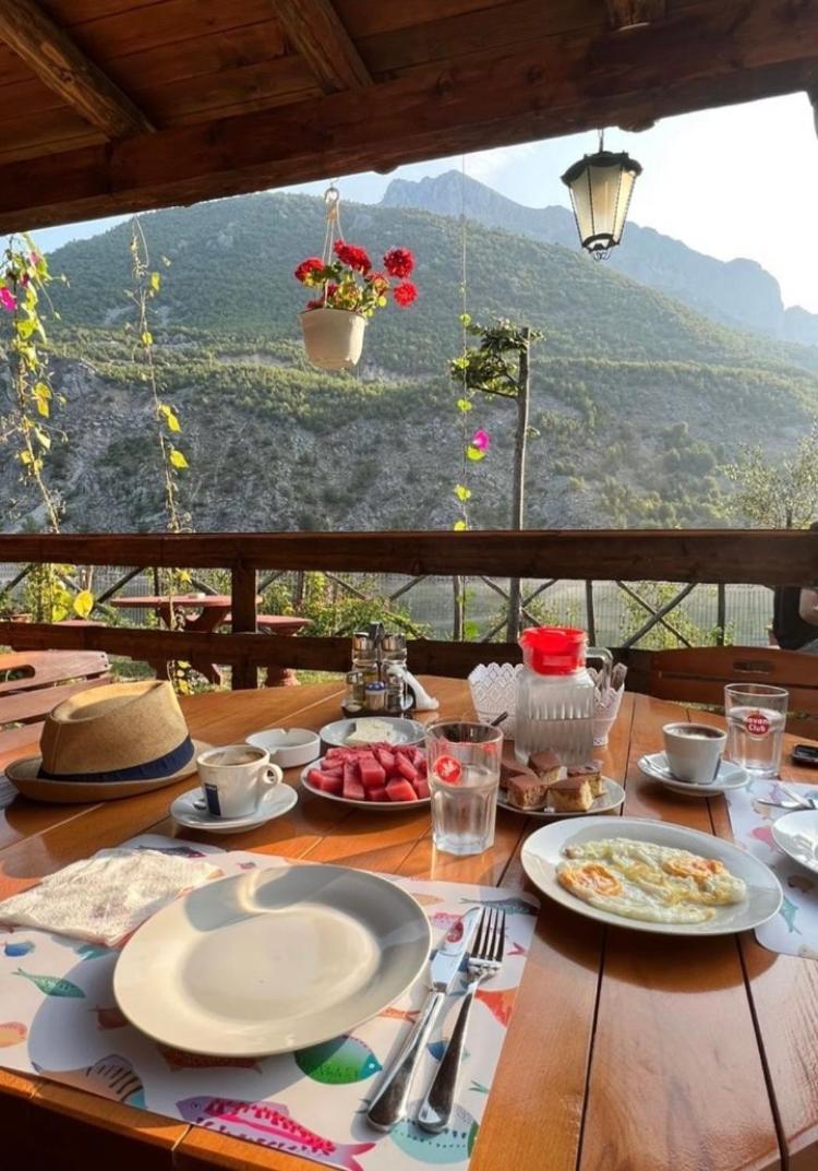 Guest House Aprripe Guri Fierza Екстер'єр фото