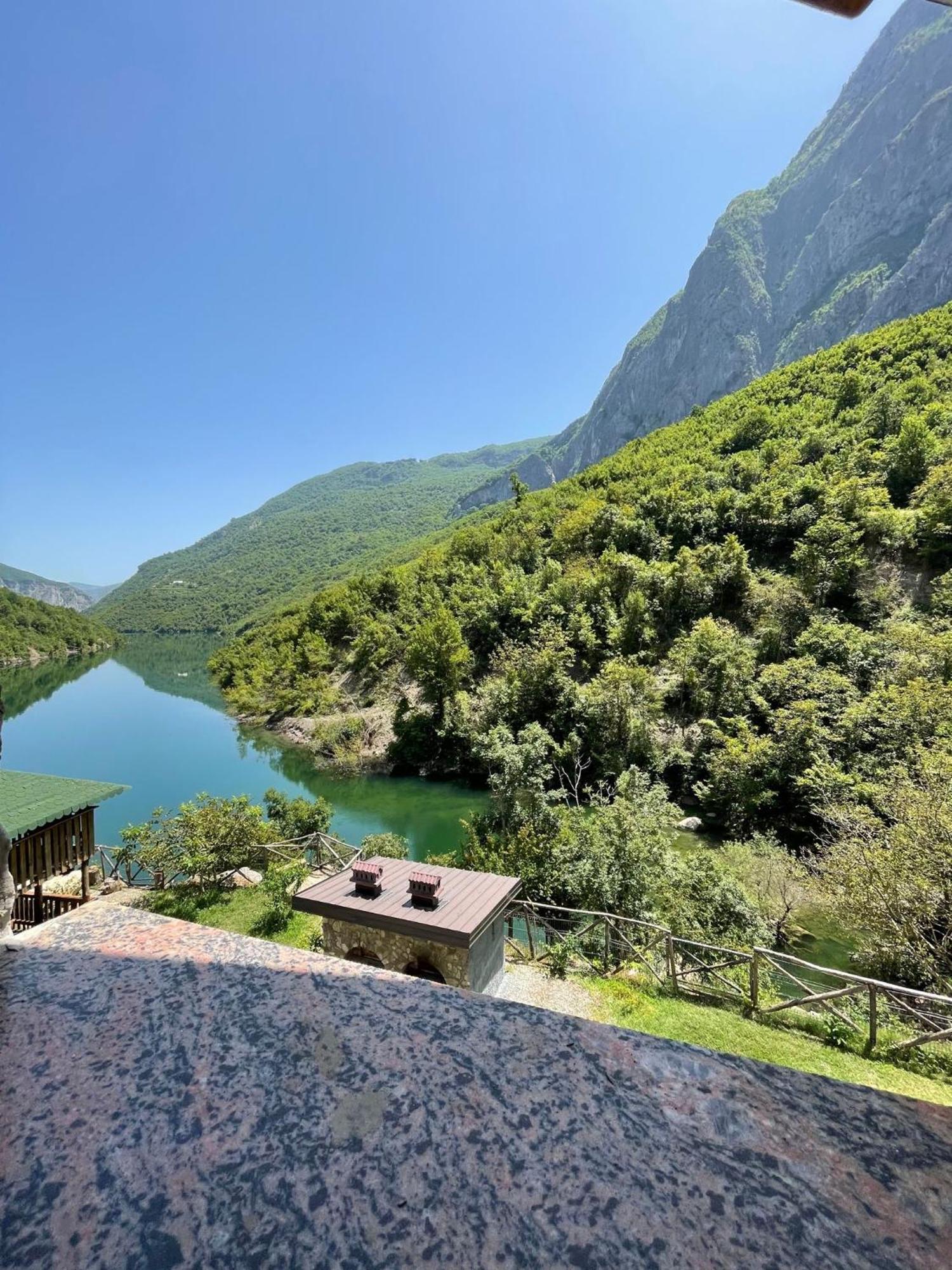 Guest House Aprripe Guri Fierza Екстер'єр фото