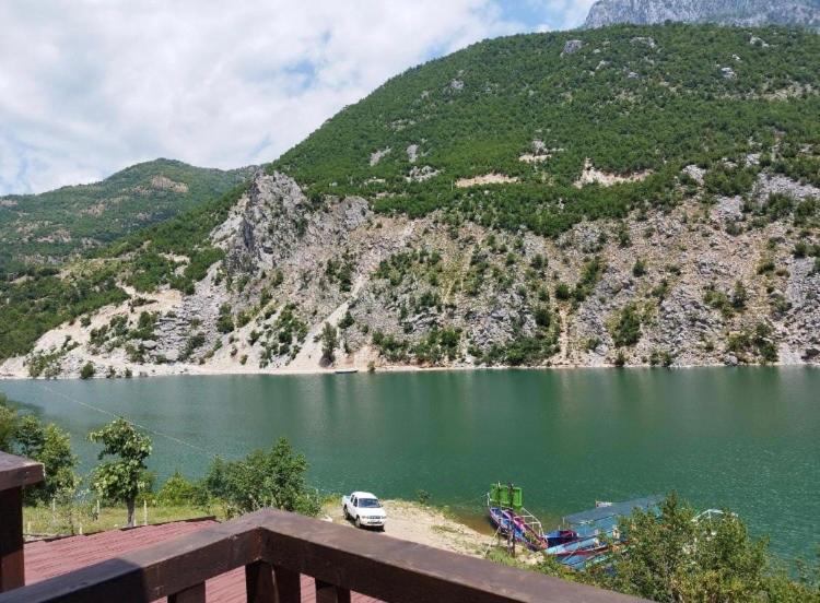 Guest House Aprripe Guri Fierza Екстер'єр фото