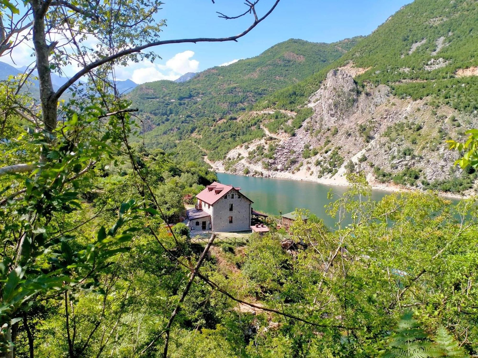 Guest House Aprripe Guri Fierza Екстер'єр фото