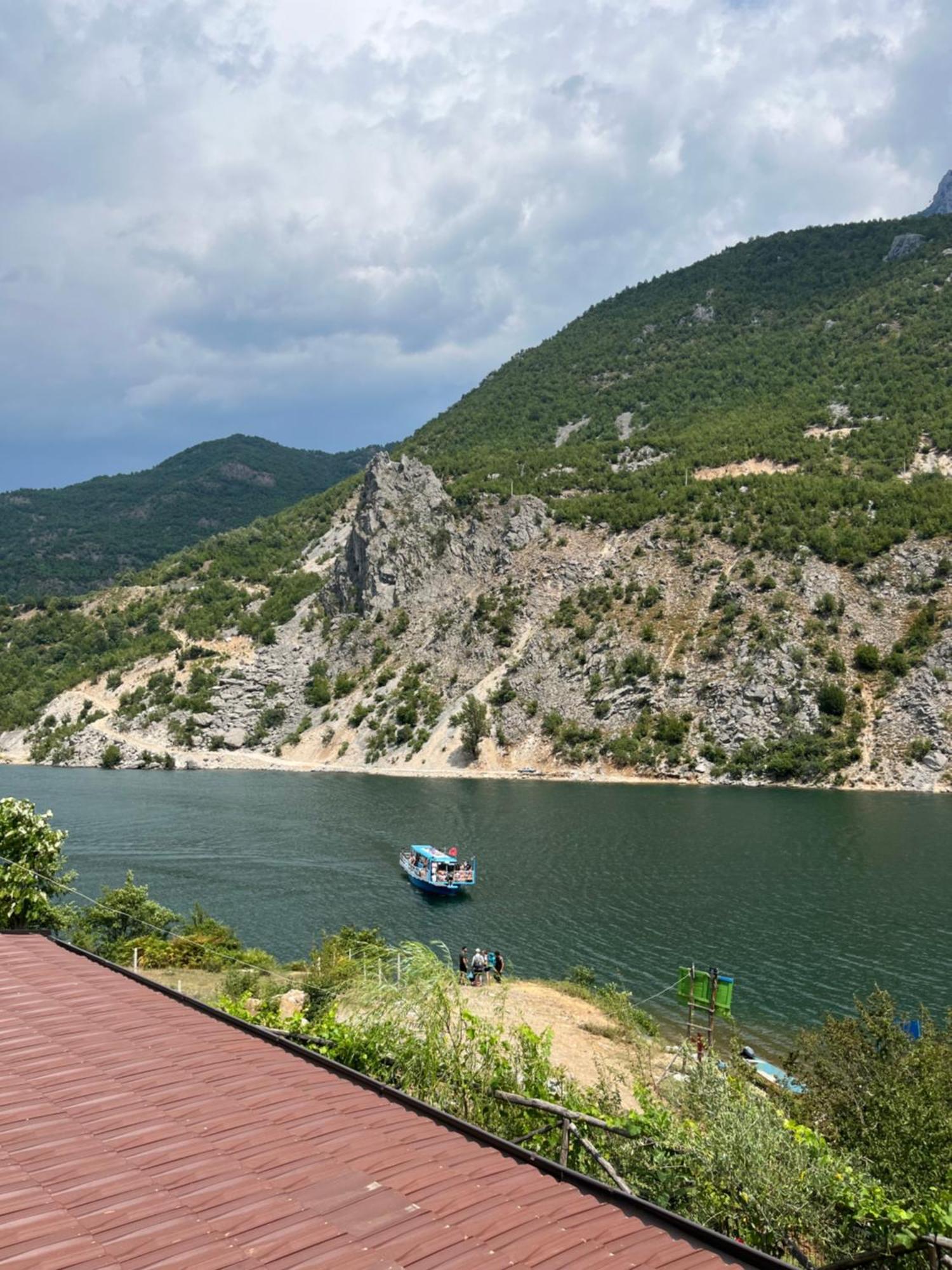 Guest House Aprripe Guri Fierza Екстер'єр фото